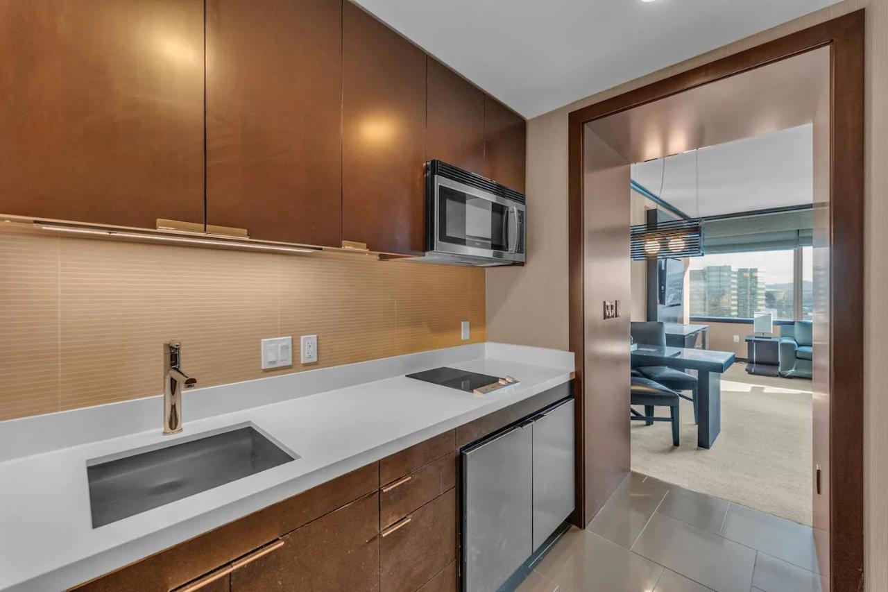 Gorgeous Suite Vdara 22Nd Flr - Pool View - Free Valet Λας Βέγκας Εξωτερικό φωτογραφία
